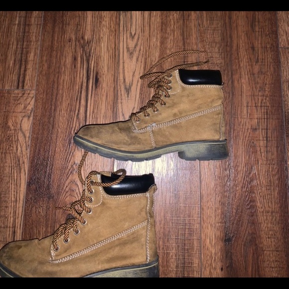 Boots - Picture 2 of 4